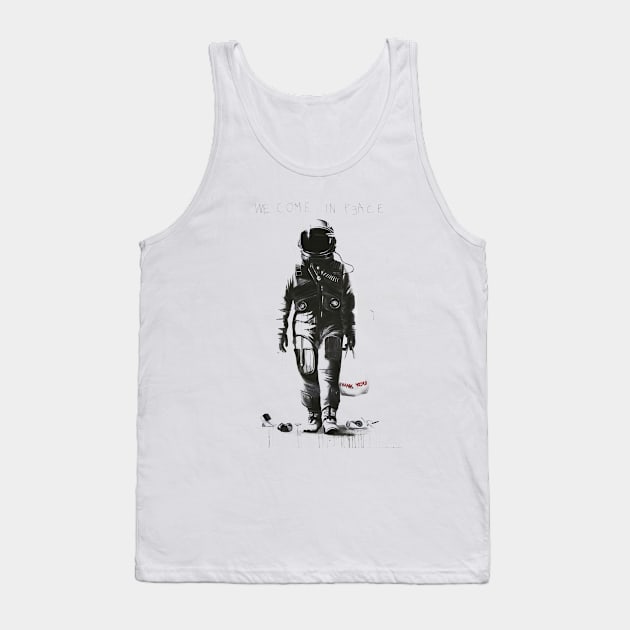 Astronaut cleaning the space Tank Top by hitext